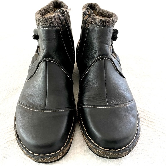 Aetrex Tessa Boots in Black with Sweater & Zip Details Orthotic Arch Support - Picture 3 of 16